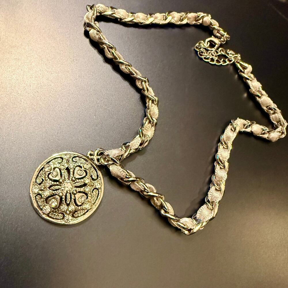 Vintage Cookie Lee Silver Tone Braided Ribbon & Chain Pendant Necklace